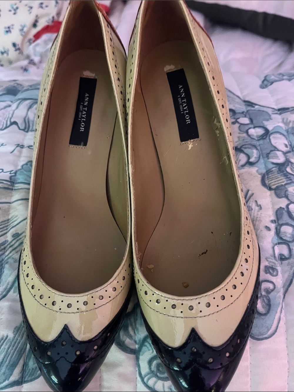 Ann Taylor Two-Tone Patent Pointed Flats in Cream and Black